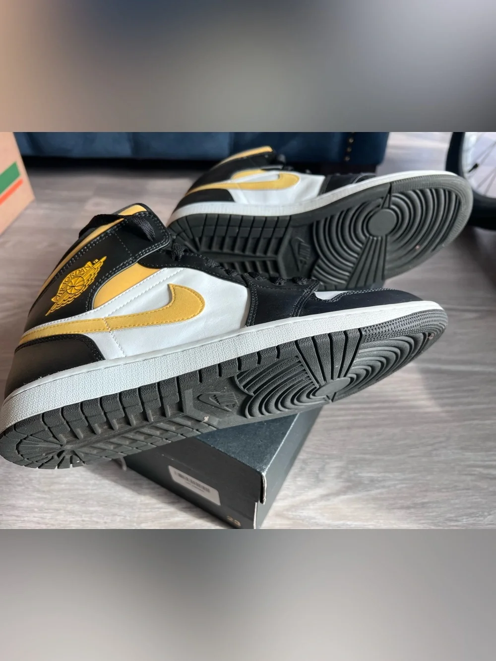 Jordan 1’s Mid — Black, Yellow and White - Picture 13 of 13